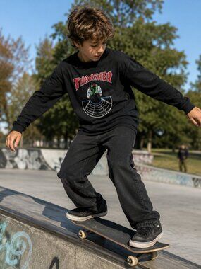 Thrasher Long Sleeve YOUTH  Shirt (MEDIUM)